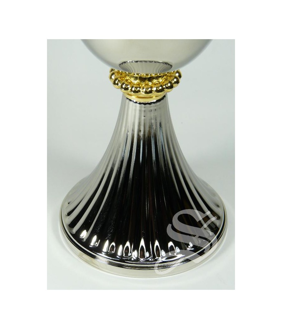 CALIZ NIQUELADO COPA INTERIOR DORADA Ø 8 X 15,5 CM. DE ALTO