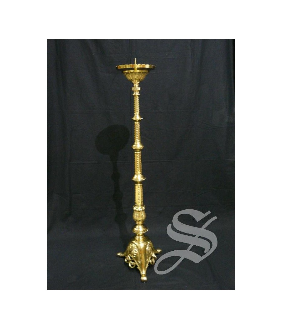 CANDELERO METAL DORADO 110 CM. CON PINCHO PARA VELA DE CERA O ACOPLE PARA CIRIO DE Ø 8 CM