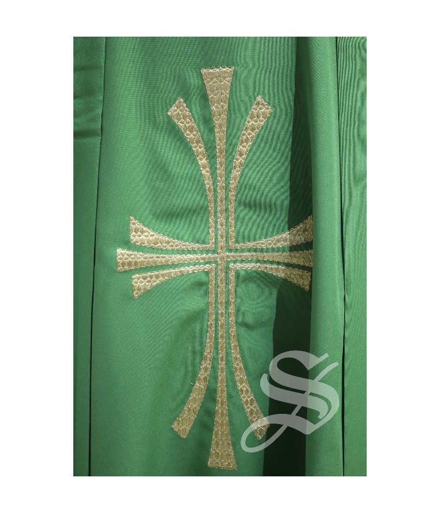 CASULLA 805 VERDE CRUCES Y HOLAS BORDADA