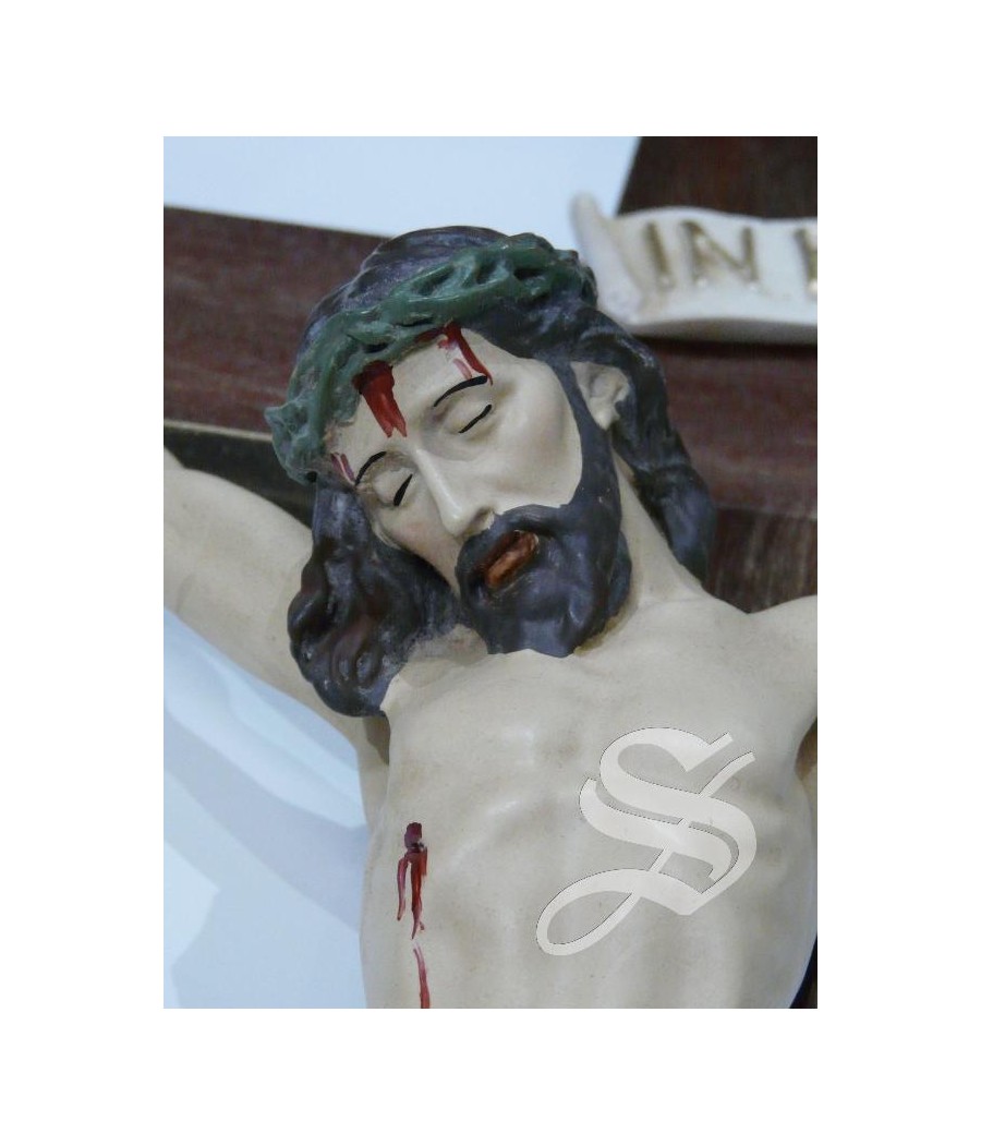 CRISTO CON CRUZ DE MADERA  64 X 35