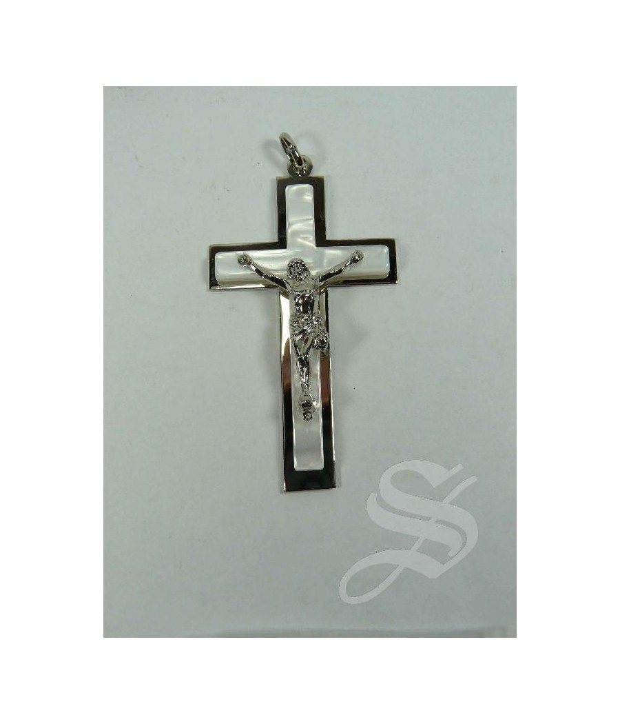 CRUZ COMUNION METAL PLATEADO E IMITACION NACAR CON CRISTO 7 X 4 CM.