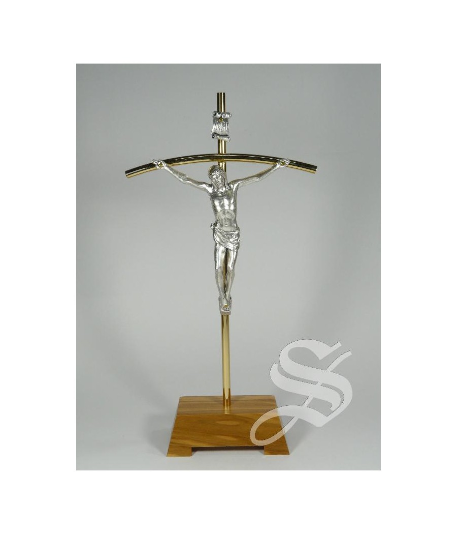 CRUZ CRISTO METAL CON BASE MADERA OLIVO 27 X 13