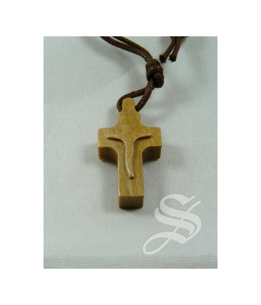 CRUZ OLIVO CON CRISTO RELIEVE 3 X 2 CON CORDON