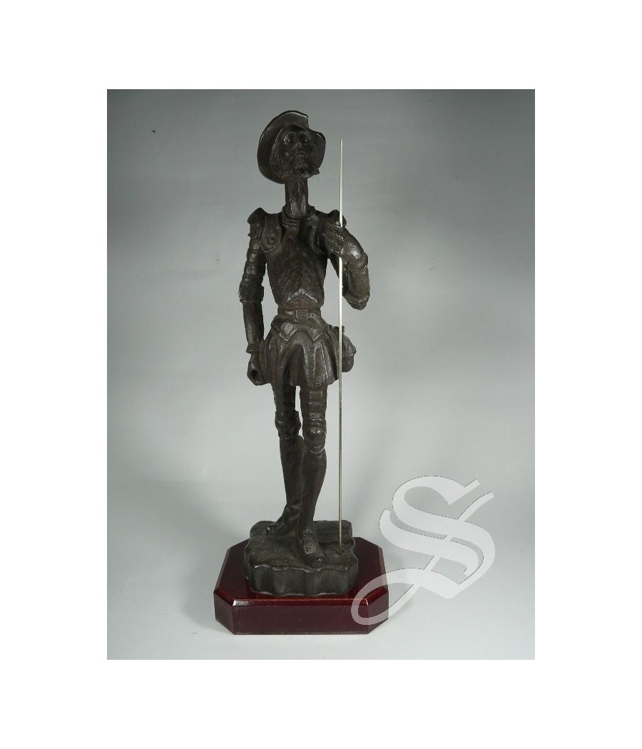 FIGURA QUIJOTE DE PIE 40 CM.