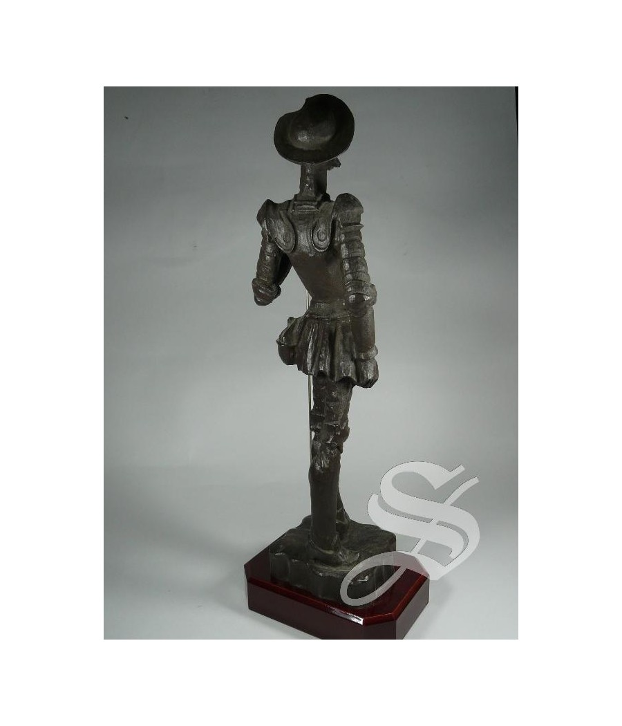 FIGURA QUIJOTE DE PIE 40 CM.