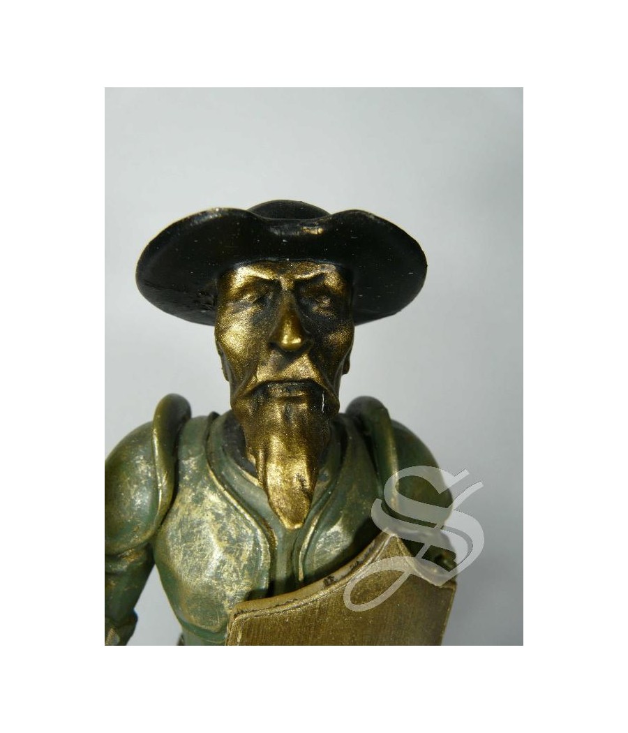 FIGURA QUIJOTE SENTADO CON ESCUDO Y LANZA ENVEJECIDO 13*11*26 + LANZA