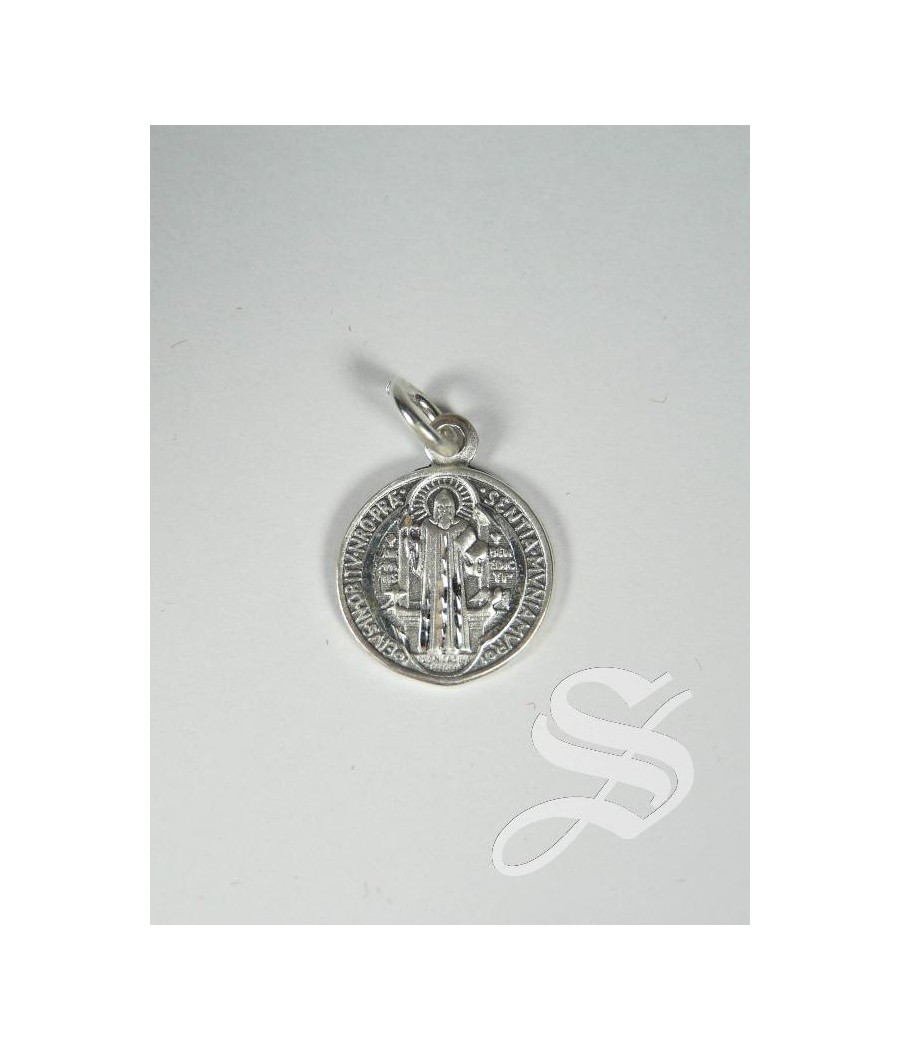MEDALLA SAN BENITO PLATA TALLADA 15 MM.