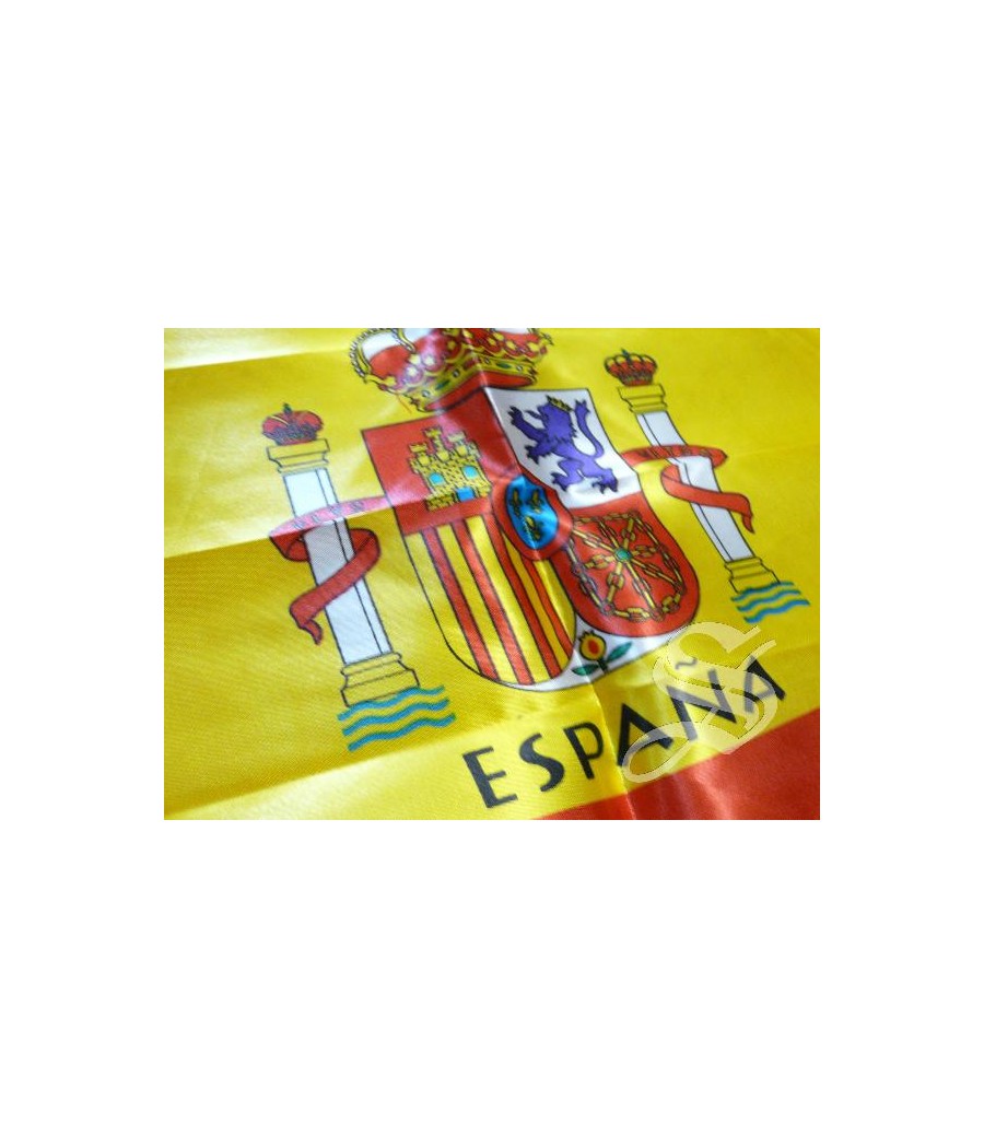 PAÑUELO BANDERA ESPAÑA CON ESCUDO PICO SATEN 80 * 45