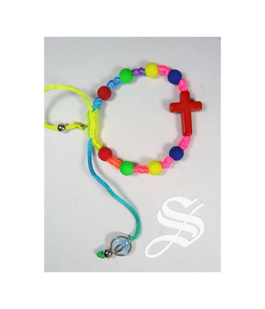 PULSERA GOMA CON CRUZ DE COLORES Y MILAGROSA