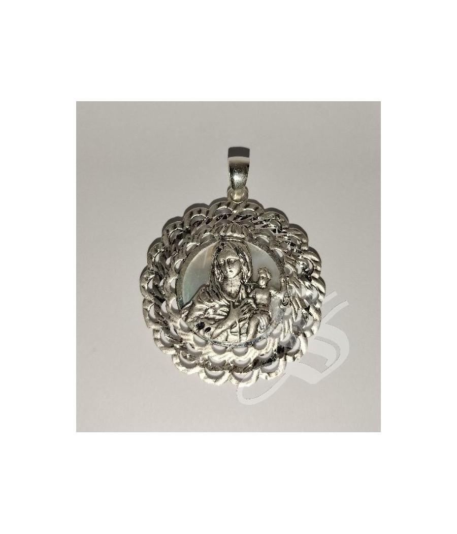 MEDALLA VIRGEN DEL CARMEN 36 MM. NACAR Y PLATA HONDAS CALADAS