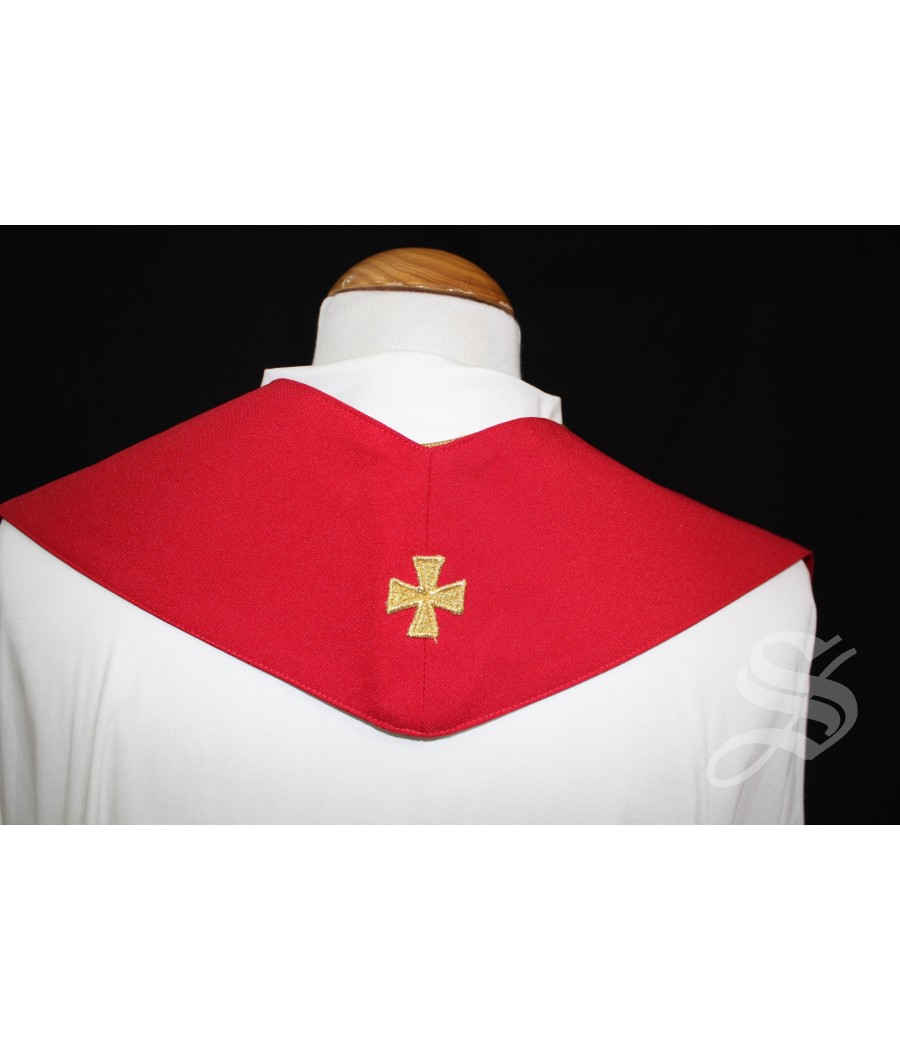 ESTOLA 705 BORDADA CRUCES Y HOJAS DORADAS ROJA