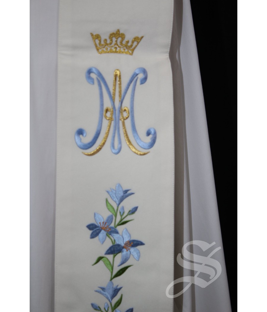 ESTOLA 714 BLANCA MARIANA CON AZUCENAS