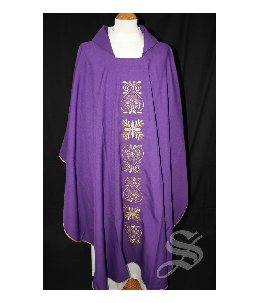 CASULLA 709 MORADA HOJAS DORADAS