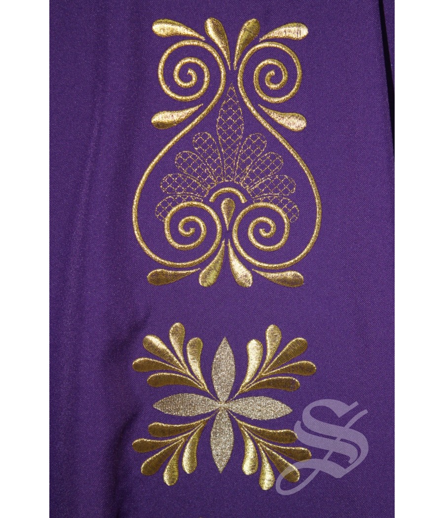 CASULLA 709 MORADA HOJAS DORADAS