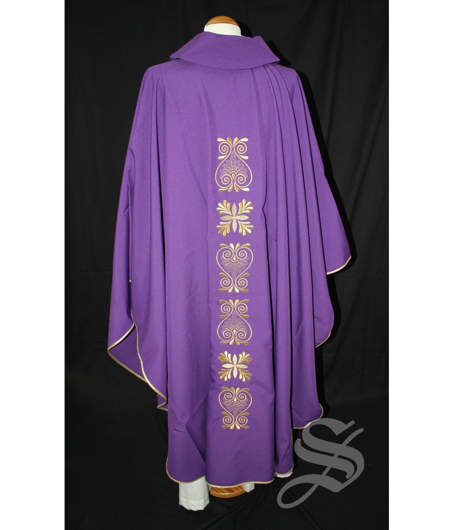 CASULLA 709 MORADA HOJAS DORADAS