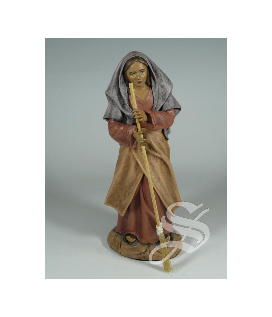 PASTORA CON ESCOBA 21 CM.