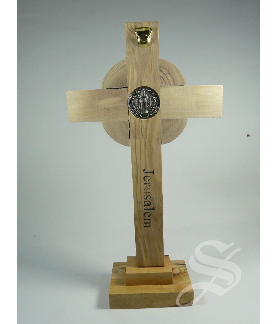 CRUZ SAN BENITO CON BASE 23 ,5 X 12 CM. OLIVO JERUSALEN