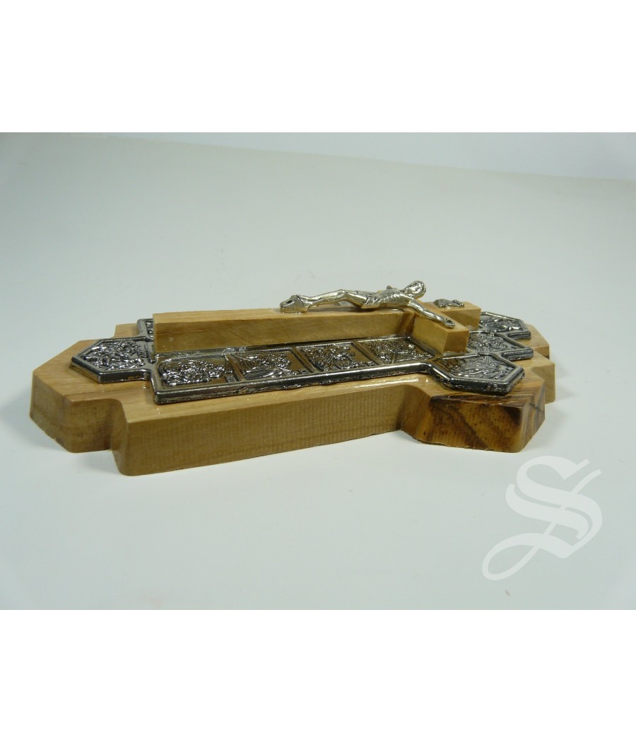 CRUZ MADERA CON VIA CRUCIS EN METAL 19 X 14 CM. OLIVO JERUSALEN