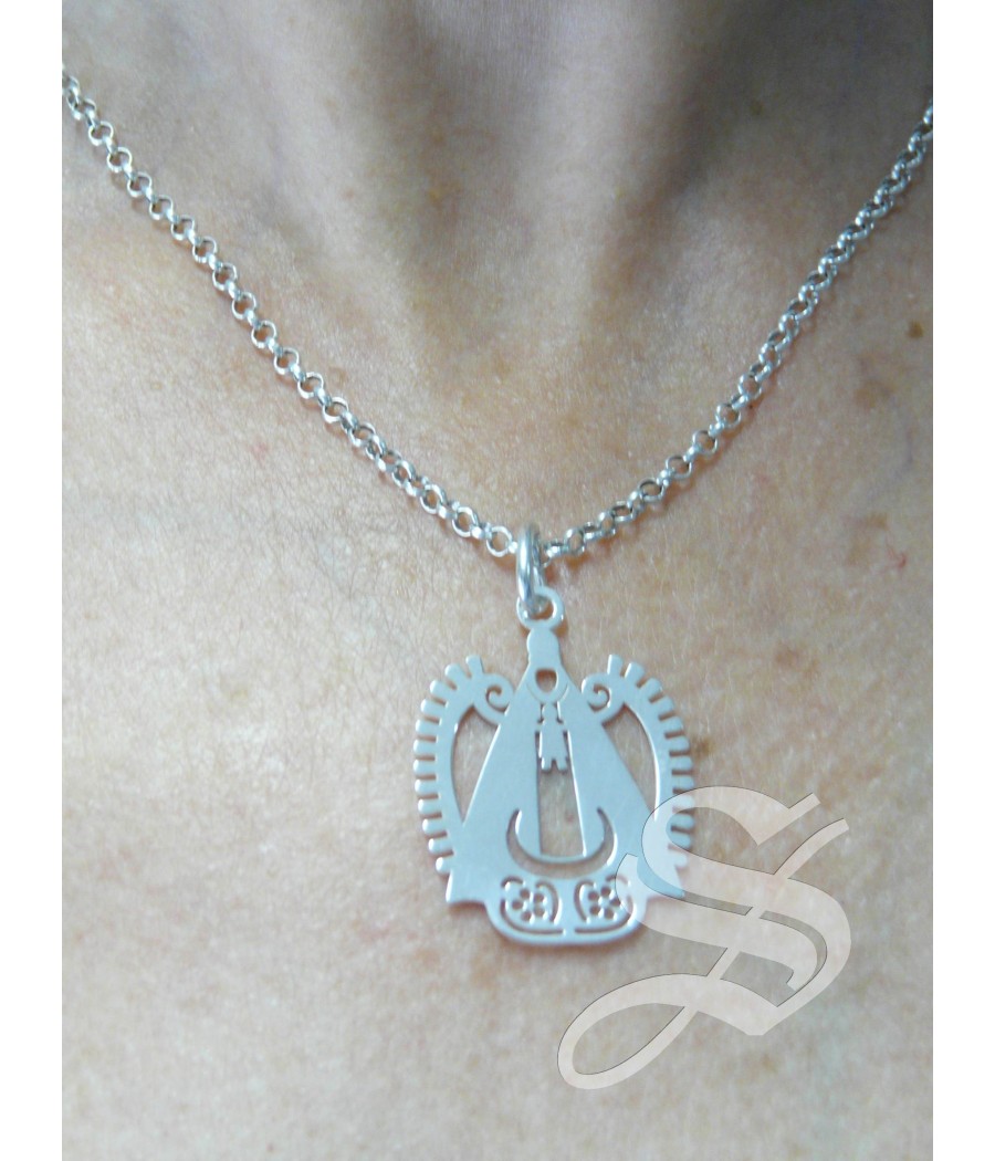 MEDALLA 22 MM SILUETA PLANA VIRGEN DEL PRADO PLATA 22 X 17 MM