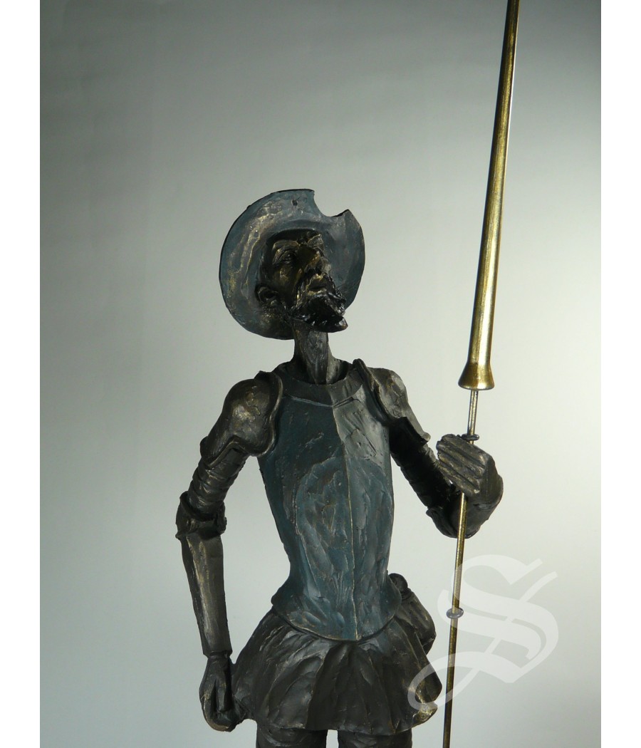 QUIJOTE RESINA IMITACION BRONCE 41 CM.. BASE 11,5 X 11,7.
