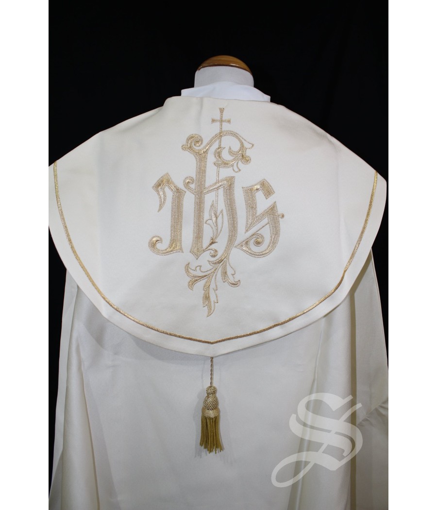 CAPA PLUVIAL BLANCA BORDADA CRUCES CON POTENCIAS Y JHS