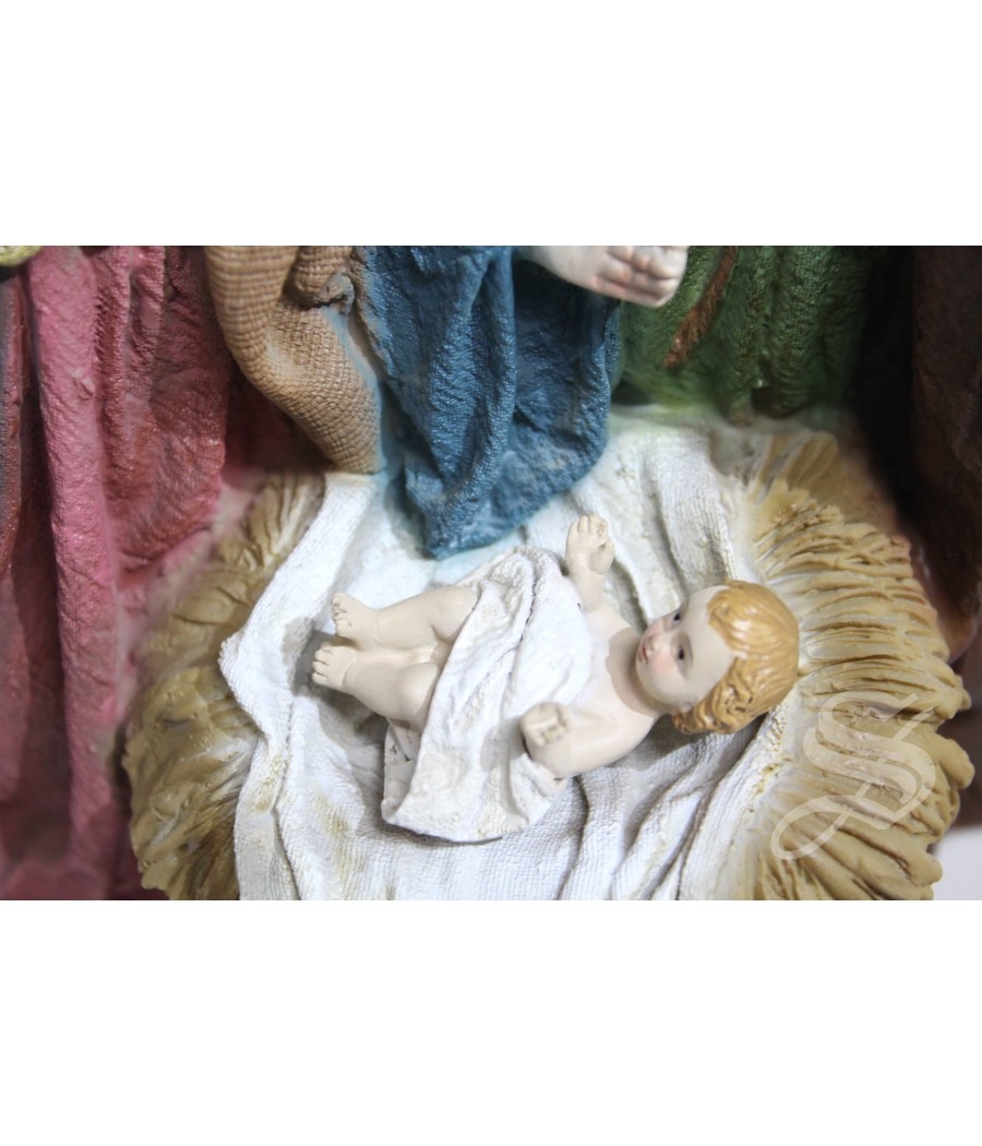 NACIMIENTO EN RESINA PINTADO A MANO 21*25 CM