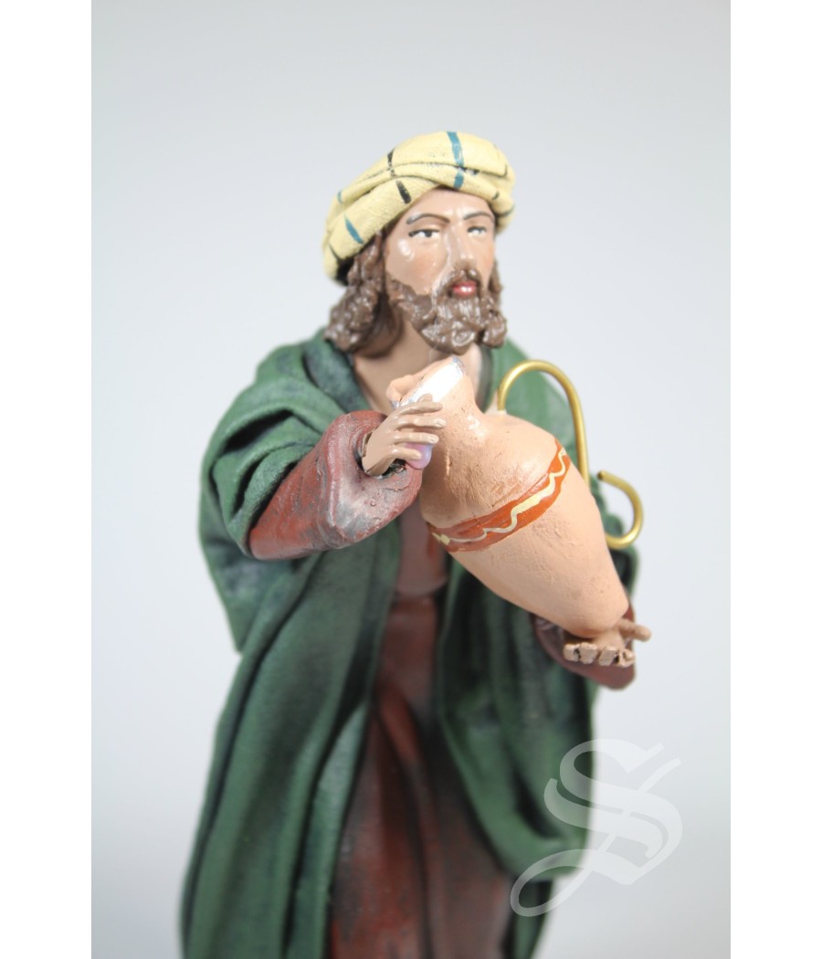 PASTOR CARGANDO ANFORAS  17 CM.