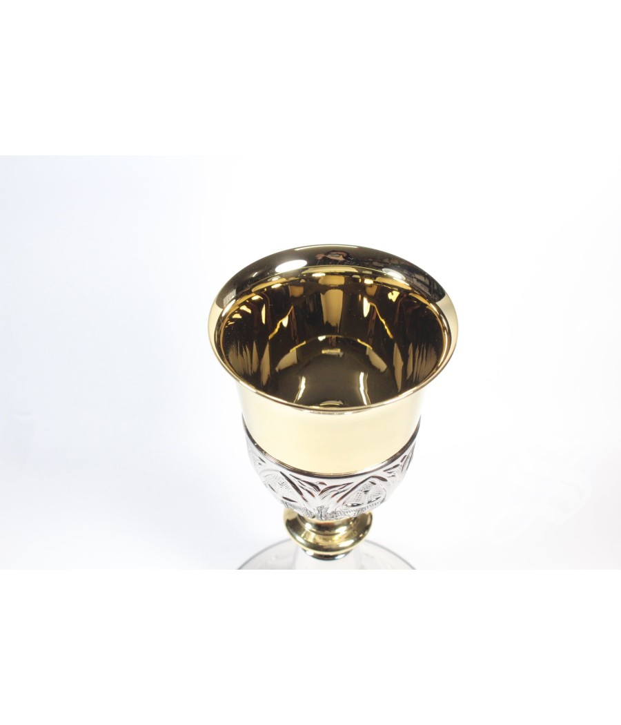 CALIZ TERESA LATON CINCELADO Ø 8,5 CM. ALTURA 21 CM.