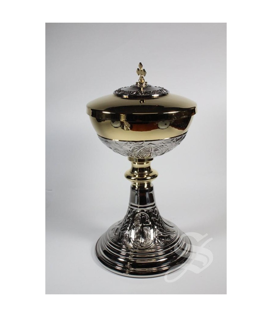 COPON TERESA LATON CINCELADO Ø 11,5 CM. ALTURA 21,5 CM.