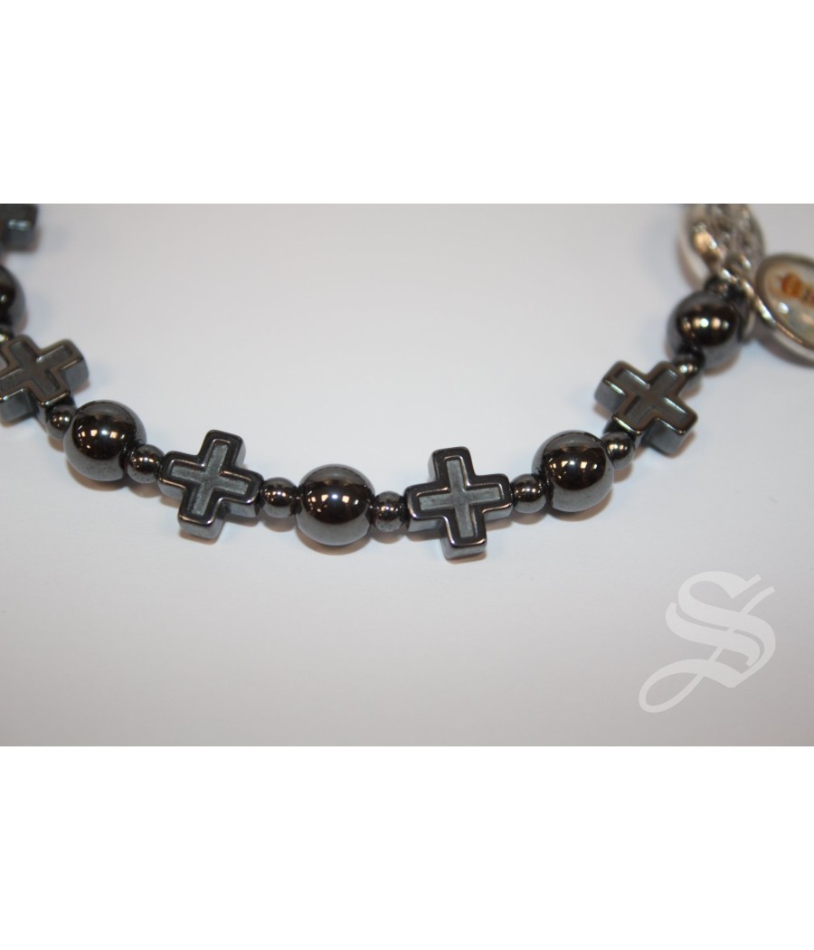 PULSERA SAN BENITO HEMATITE Y CRUZ. 8MM