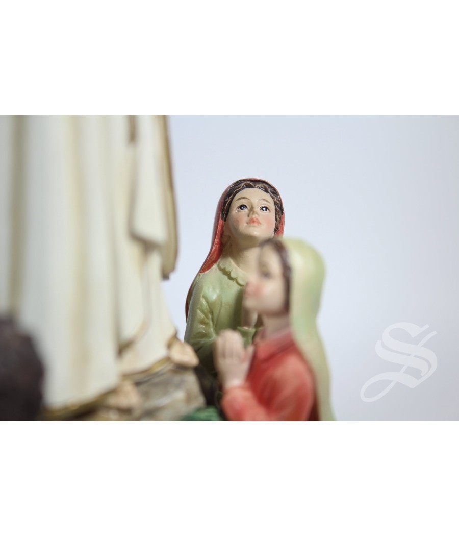 VIRGEN DE FATIMA CON PASTORES 20 X 15 CM. RESINA
