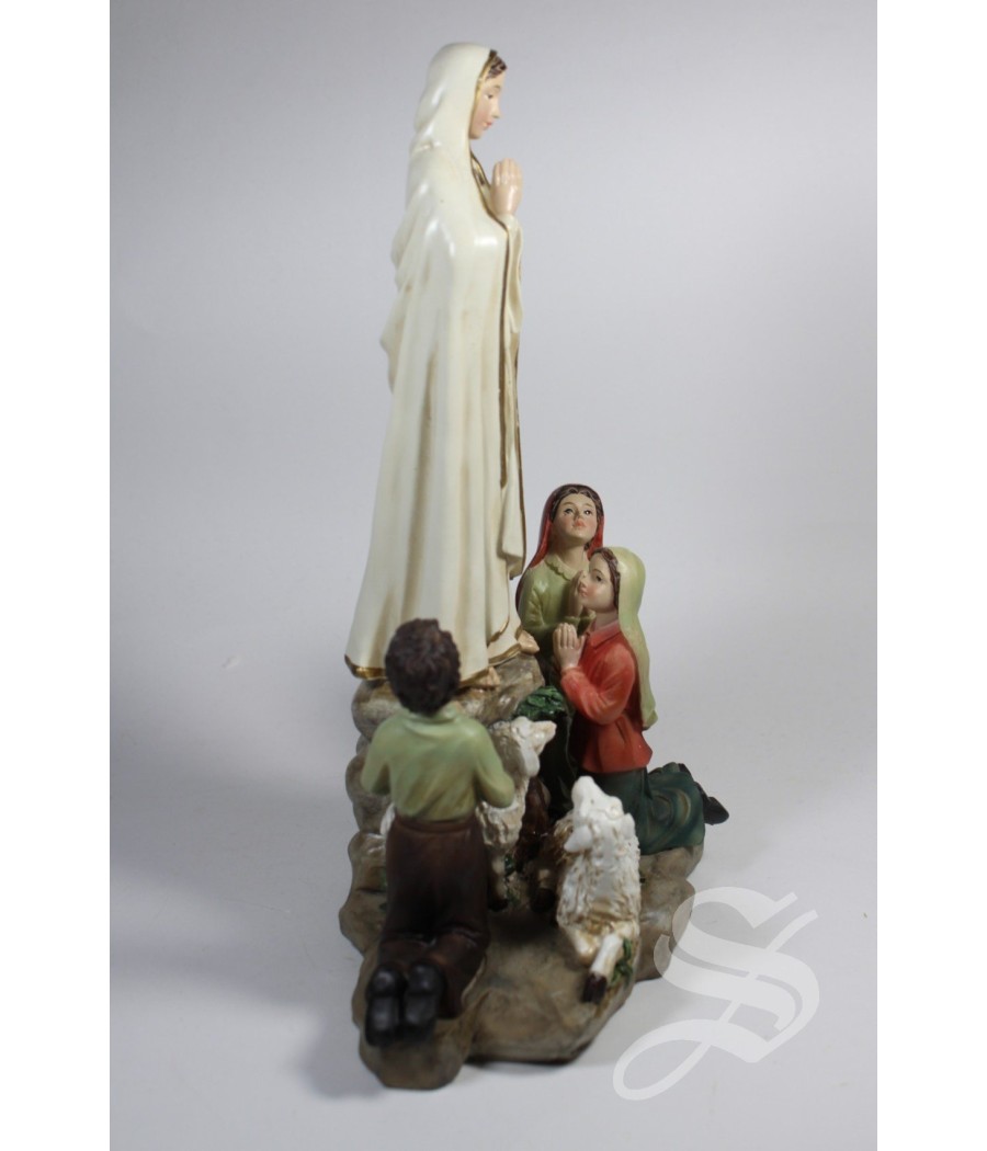 VIRGEN DE FATIMA CON PASTORES 20 X 15 CM. RESINA