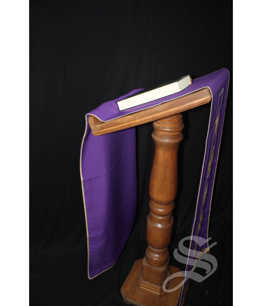 CUBRE AMBOM 713 MORADO CRUZ DORADA CON MARZO ONDAS