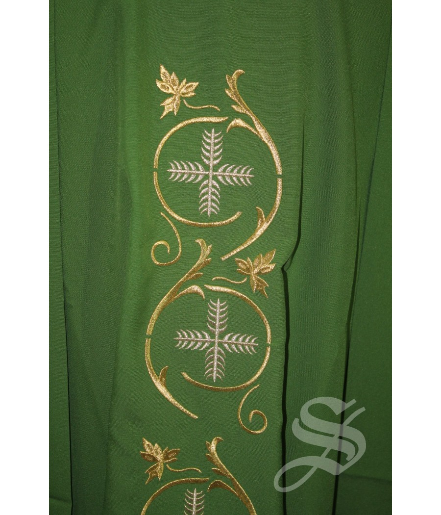 CASULLA 716 VERDE HOJAS DORADAS BORDADO ESPECIAL