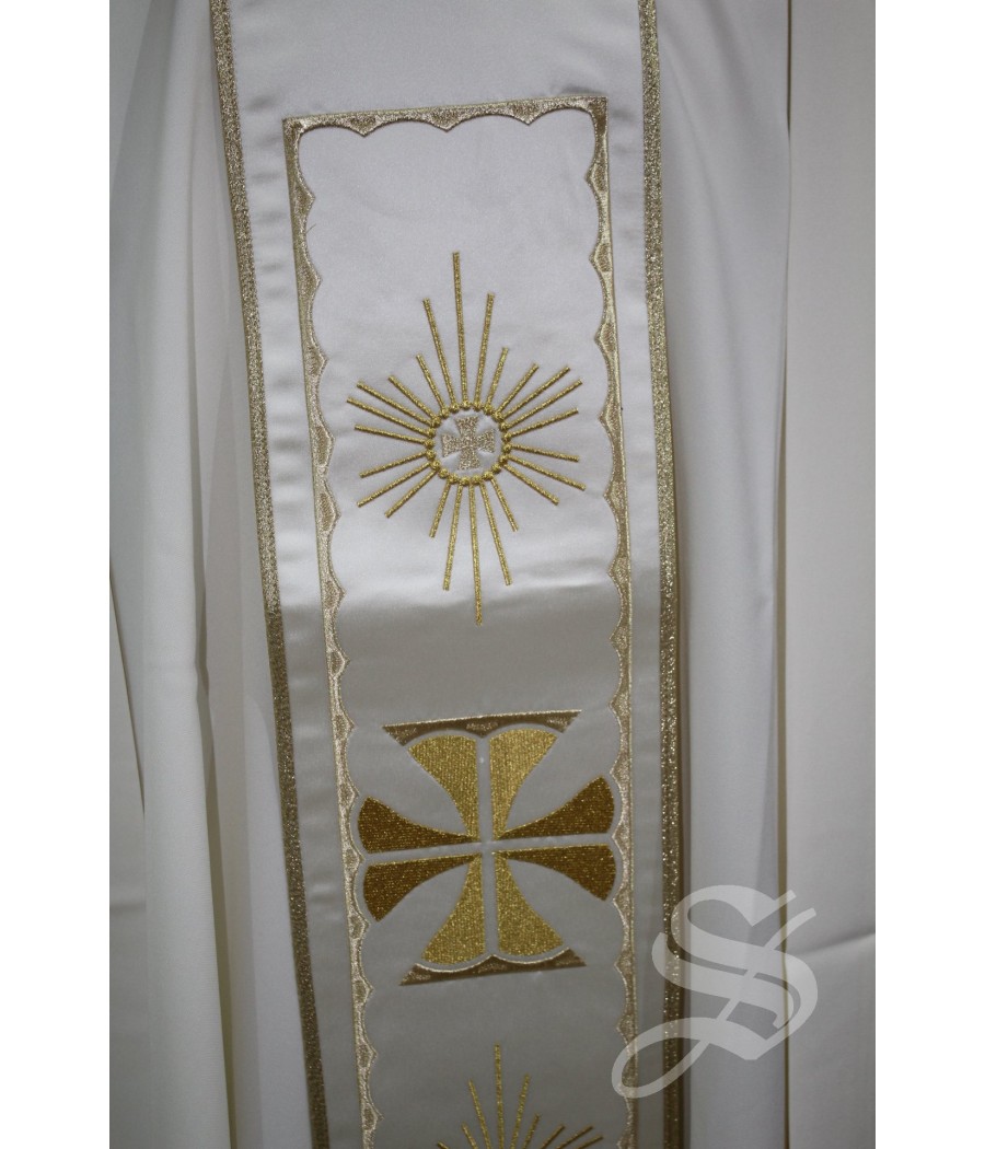 CASULLA 713 BLANCO CON ESTOLON BORDADO CRUZ CON MARCO DORADO ONDAS ESPECIAL