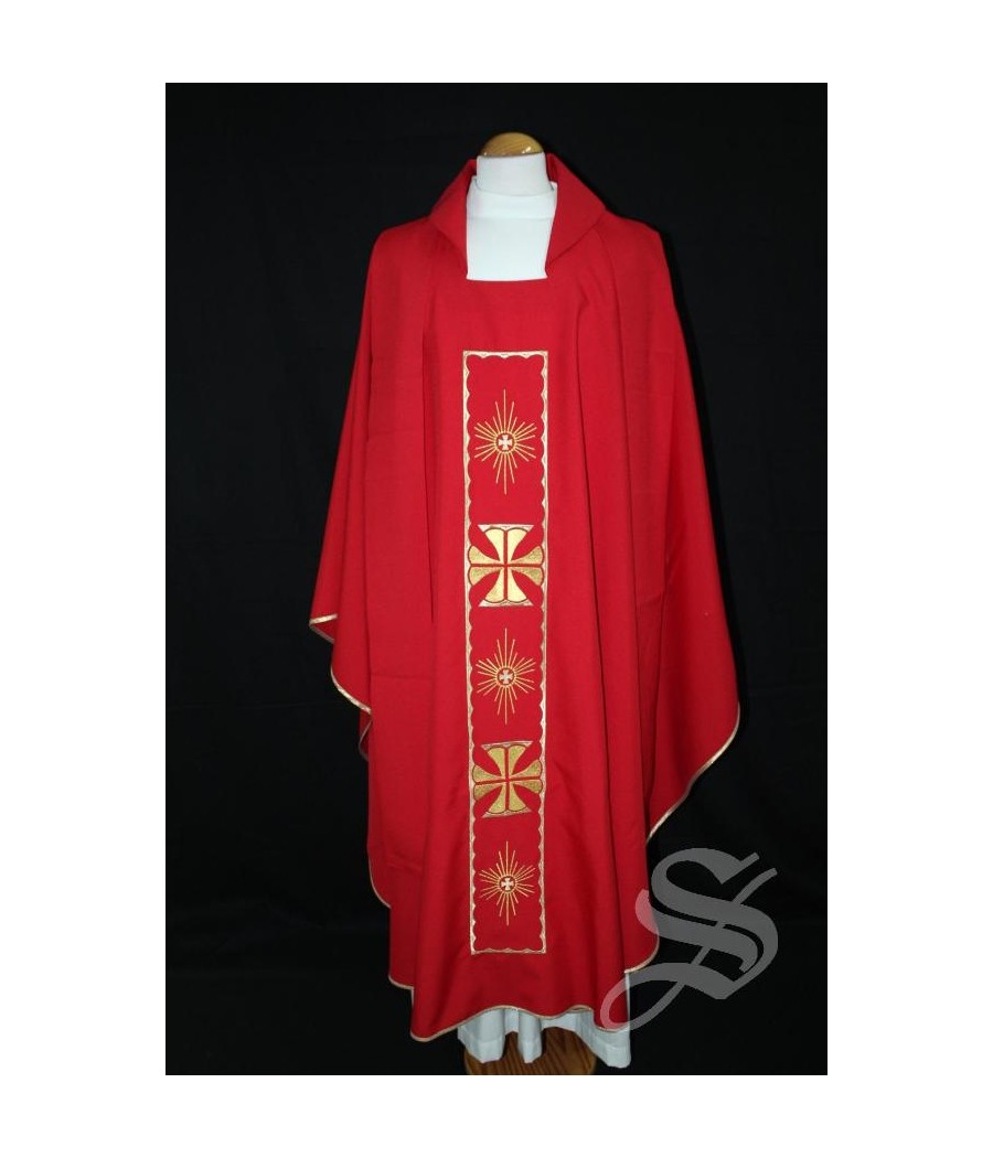 CASULLA 713  ROJA CON ESTOLON BORDADO CRUZ CON MARCO DORADO ONDAS