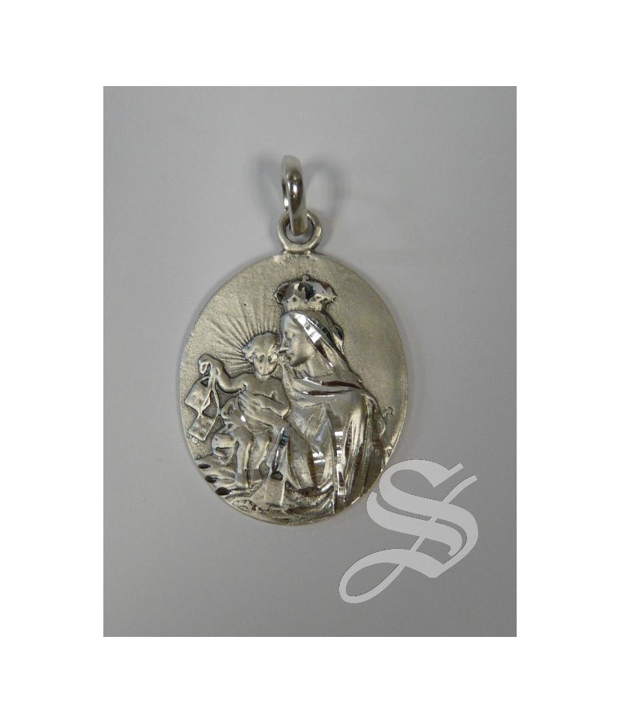 MEDALLA PLATA VIRGEN DEL CARMEN OVALADA 33 X 24 MM