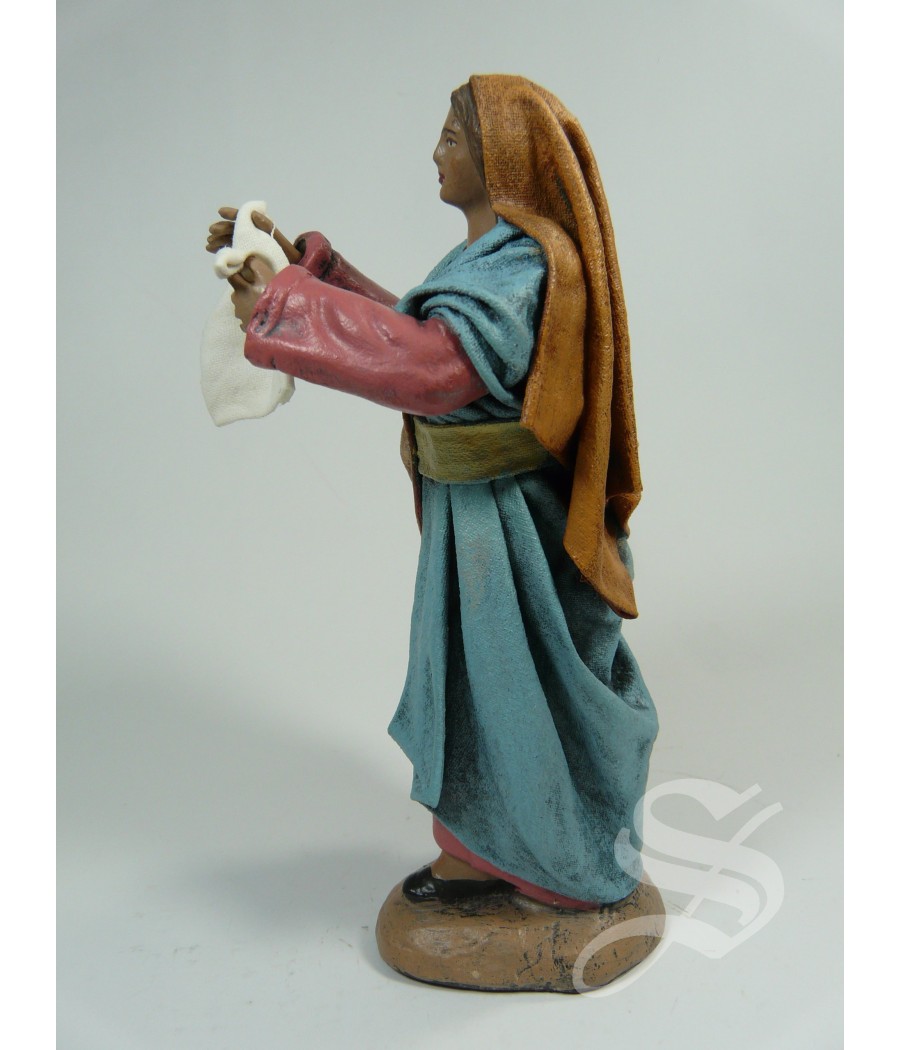 PASTORA TENDIENDO ROPA 12 CM. BARRO LIENZADO